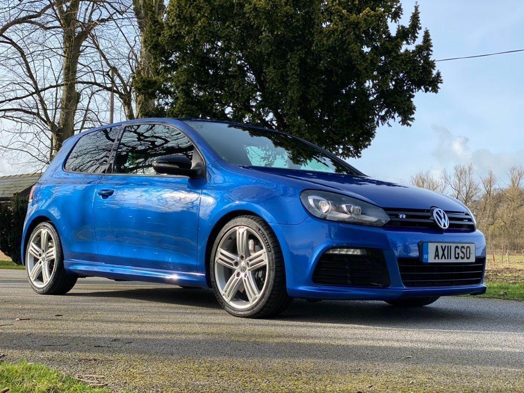 VOLKSWAGEN GOLF R