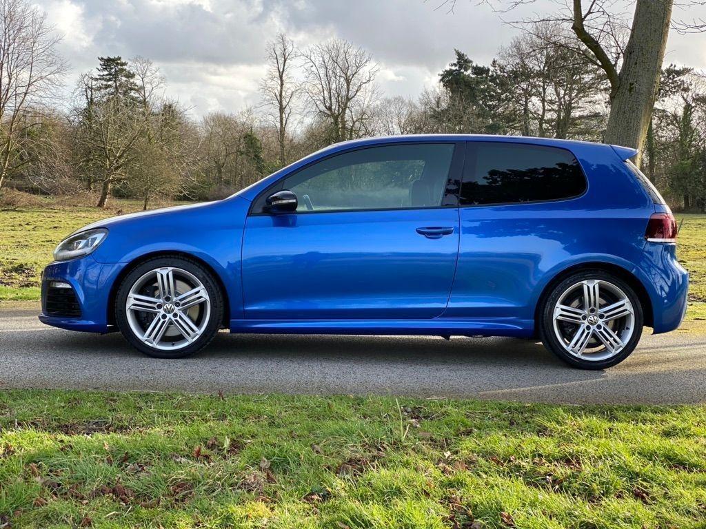 VOLKSWAGEN GOLF R