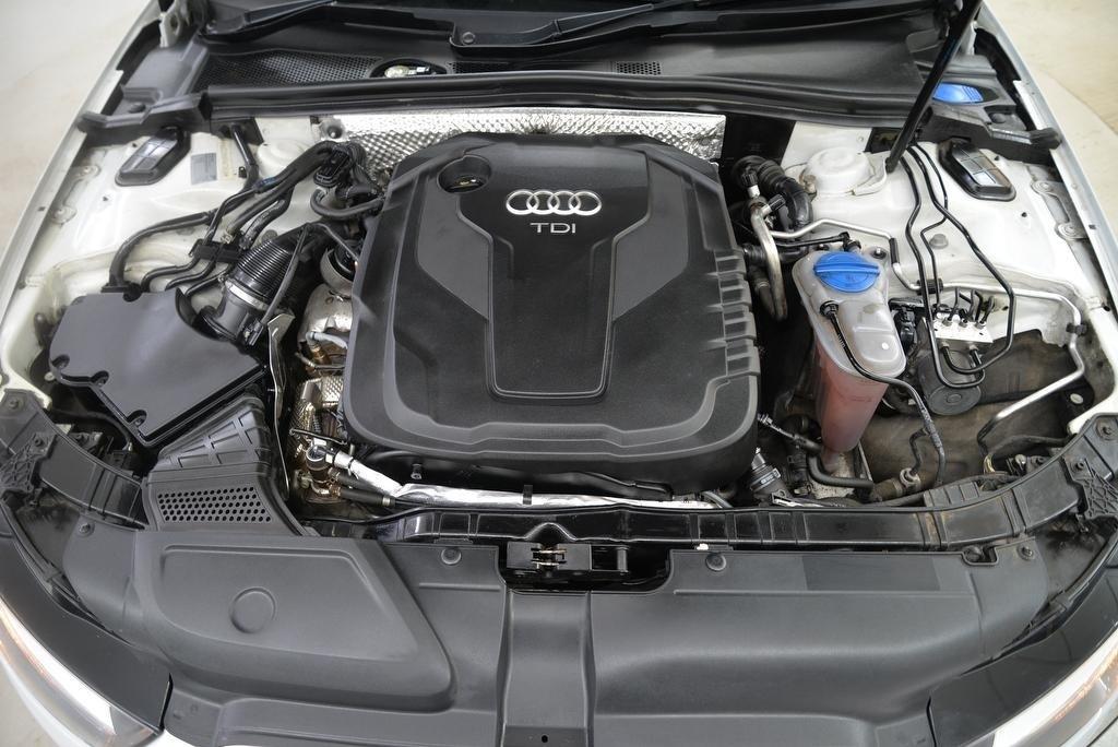 AUDI A4 2.0 TDI ULTRA 163 SE TECHNIK 5DR