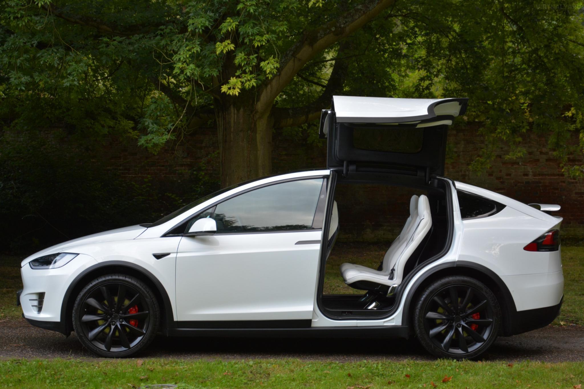 TESLA MODEL X P100D LUDICROUS+ 6 SEATER