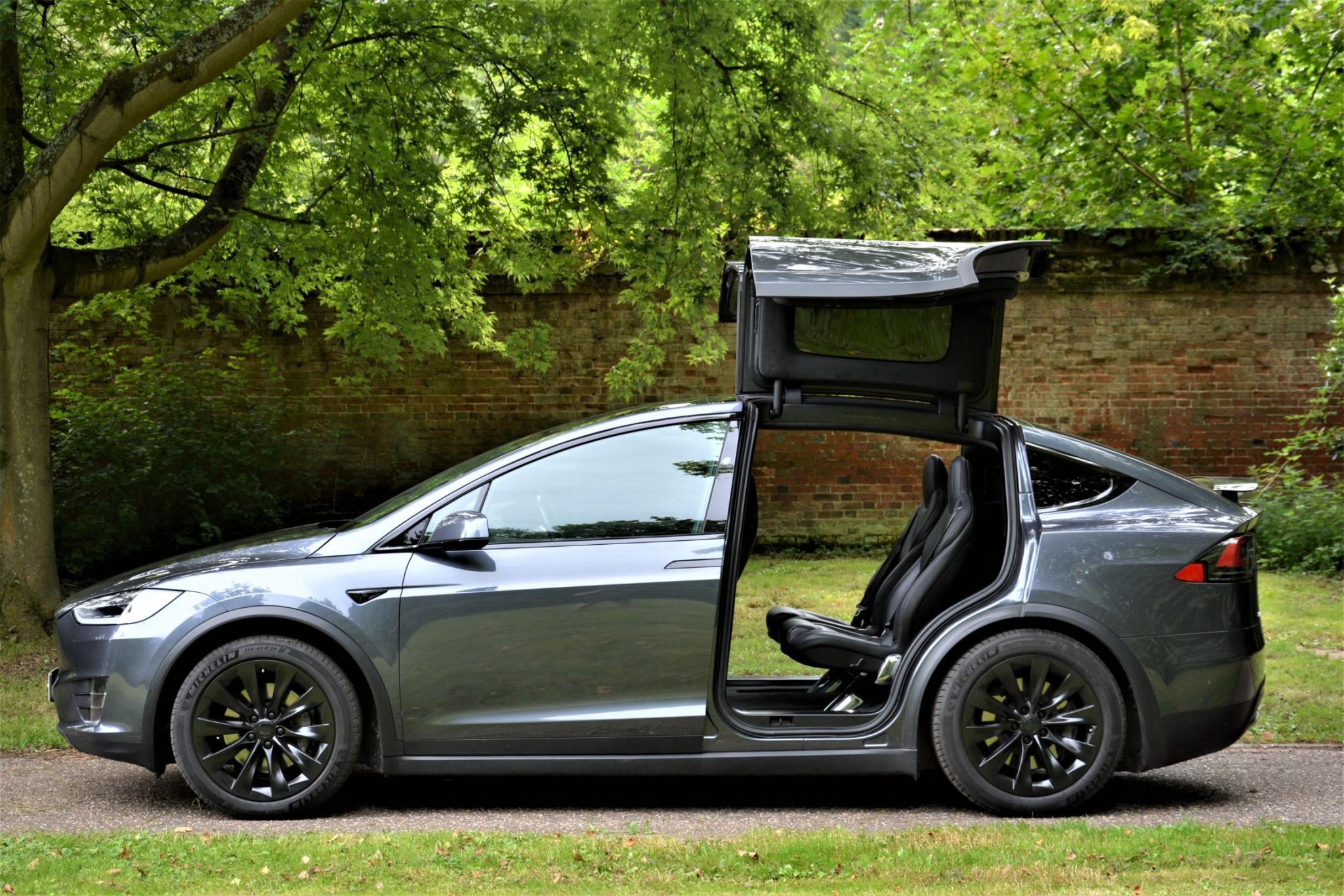 TESLA MODEL X 90D